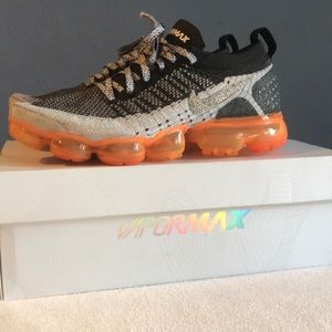 NIKE Vapormax Flyknit 2 Safari Orange Grey